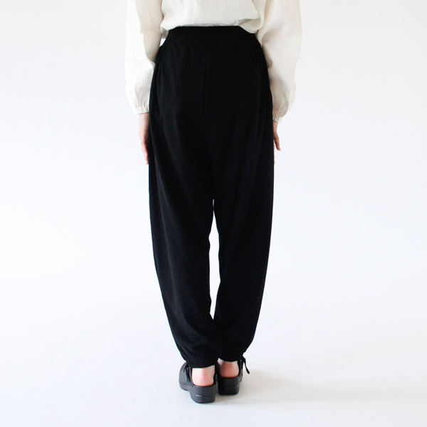 Black/XS着用、身長160cm