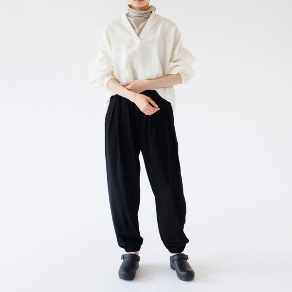 Black/XS着用、身長160cm