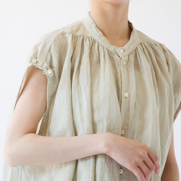 袖口のディテールもポイント(身長160cm・L.BEIGE) 袖口のディテールもポイント(身長160cm・L.BEIGE)