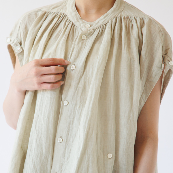 前身頃のギャザーが愛らしい(身長160cm・L.BEIGE) 前身頃のギャザーが愛らしい(身長160cm・L.BEIGE)