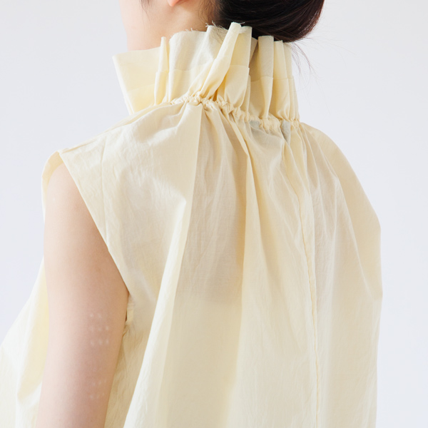 高めの襟(身長160cm・YELLOW) 高めの襟(身長160cm・YELLOW)