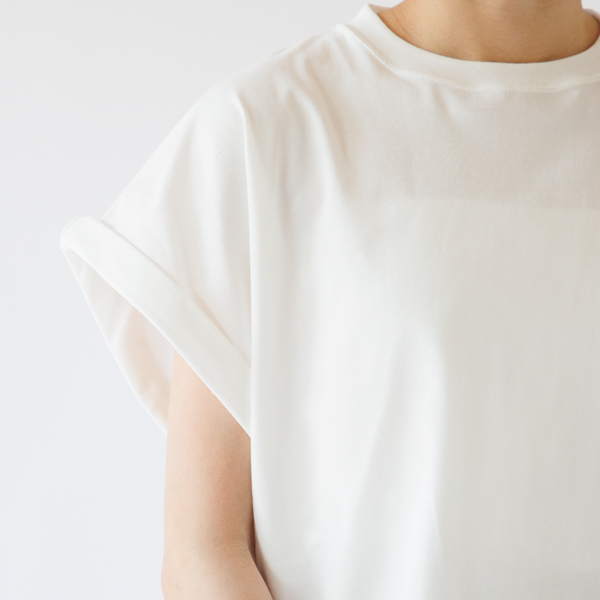 ロールアップした袖口が魅力(身長160cm・WHITE) ロールアップした袖口が魅力(身長160cm・WHITE)