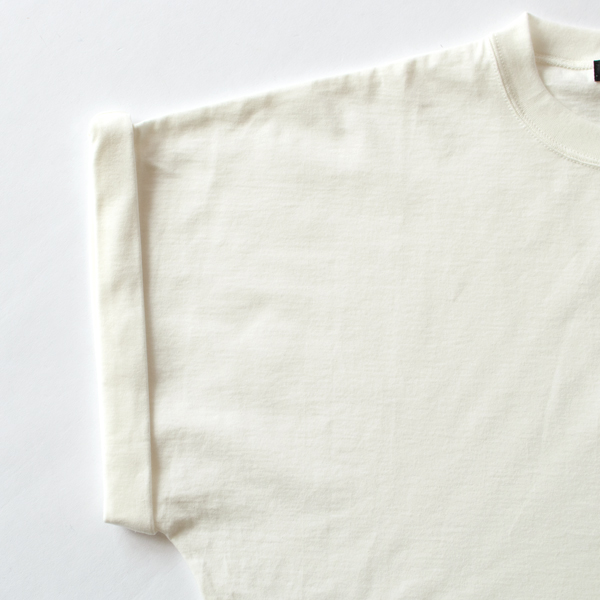 袖口はロールアップ仕様(WHITE) 袖口はロールアップ仕様(WHITE)