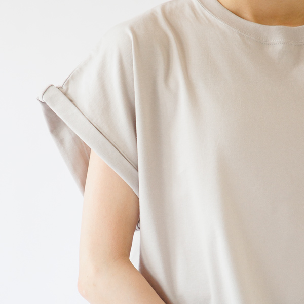 ロールアップした袖口が魅力(身長160cm・LIGHT GREY) ロールアップした袖口が魅力(身長160cm・LIGHT GREY)