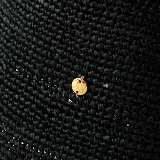 金色のワンポイント(black) 金色のワンポイント(black)