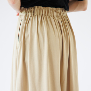 後はたっぷりギャザー(身長160cm・BEIGE) 後はたっぷりギャザー(身長160cm・BEIGE)