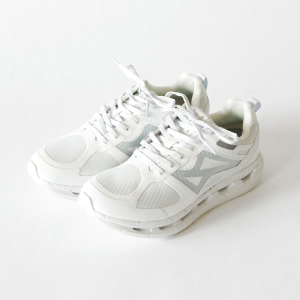 ハイテクスニーカーVENTIRIS（WHITE）
