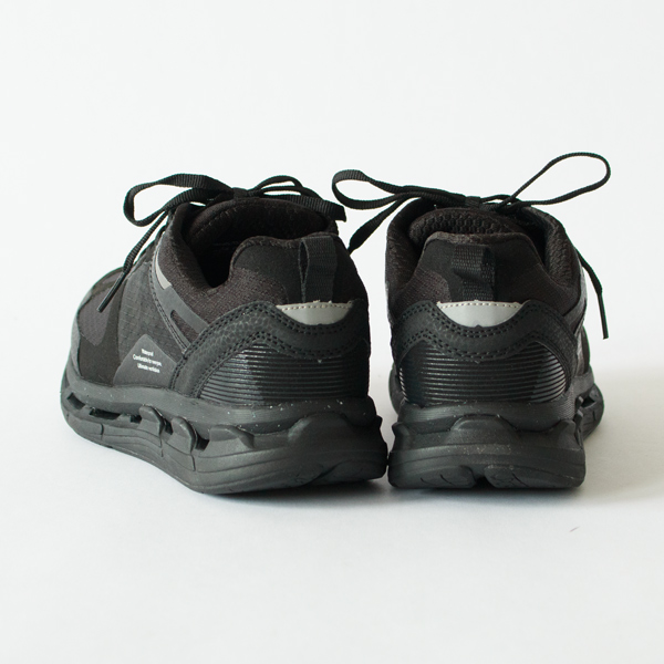 ハイテクスニーカーVENTIRIS（BLACK）