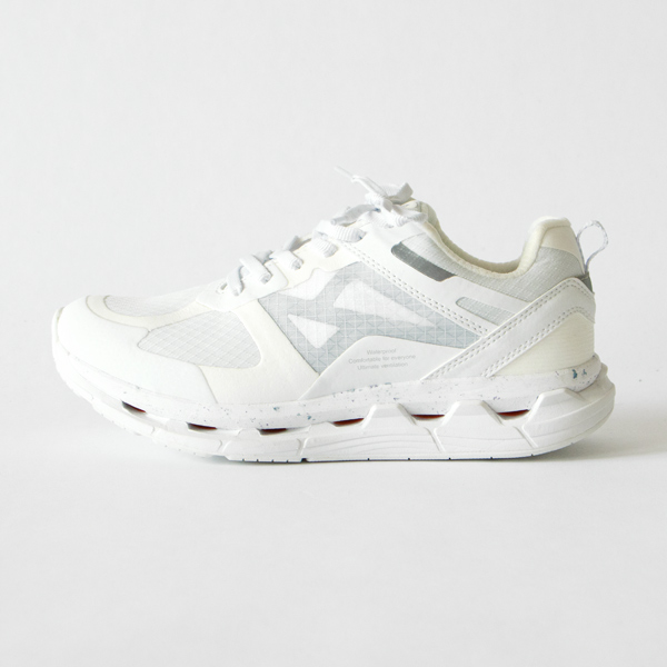 ハイテクスニーカーVENTIRIS（WHITE）