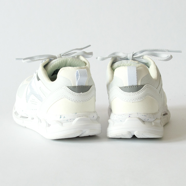 ハイテクスニーカーVENTIRIS（WHITE）