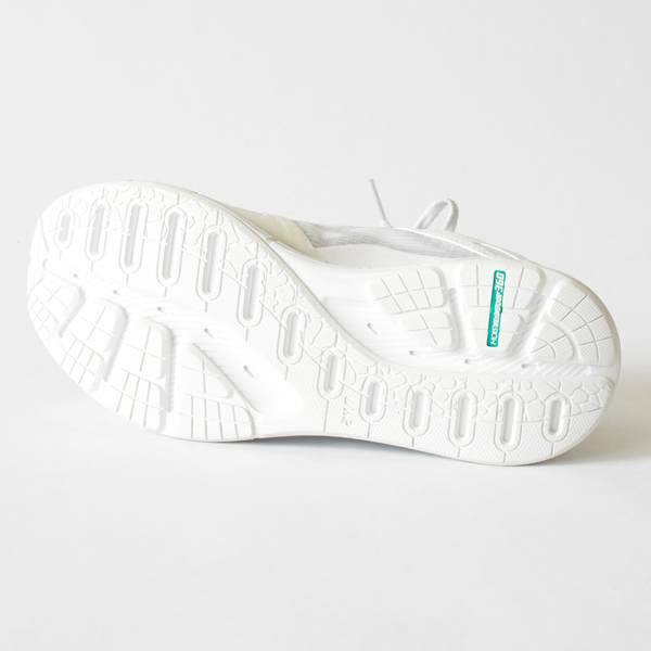 ハイテクスニーカーVENTIRIS（WHITE）