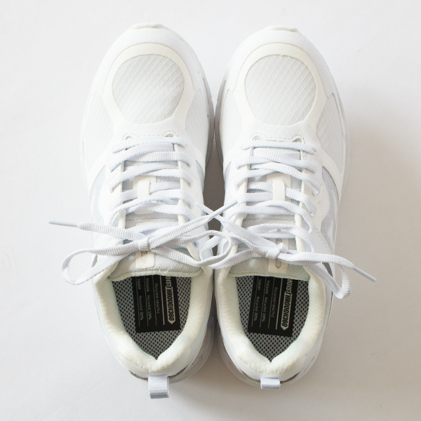 ハイテクスニーカーVENTIRIS（WHITE）