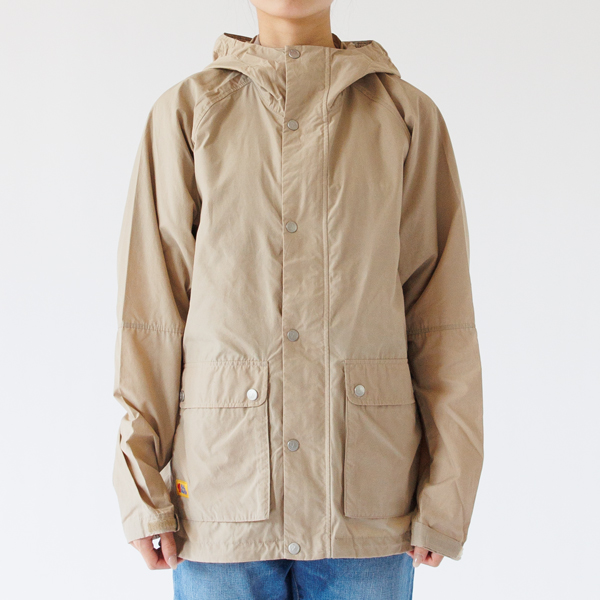 Fossil　身長：160cm