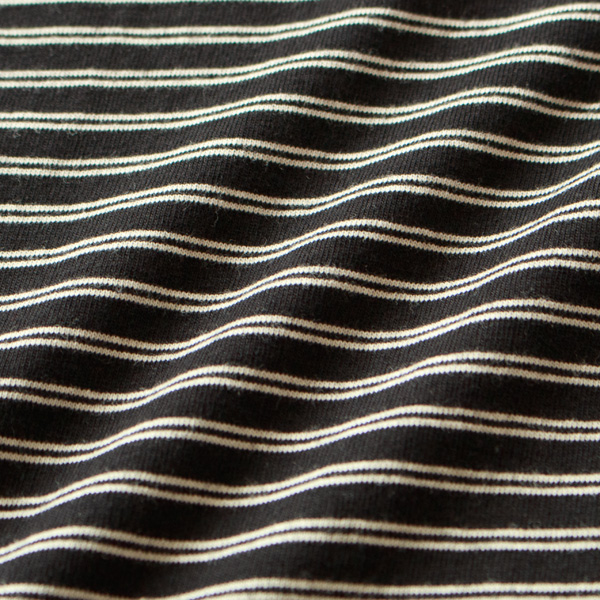 大人っぽく見える細いボーダー（BLACK）