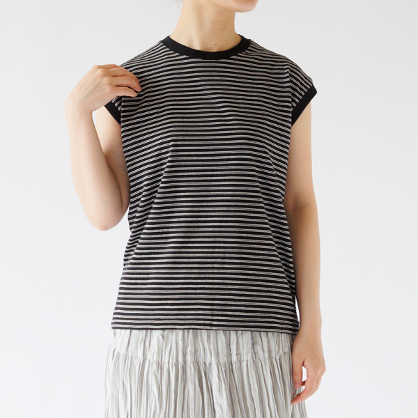 BLACK、身長：160cm