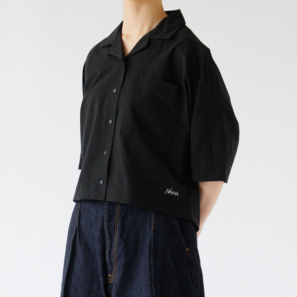 身長162cm(P.BLK) 袖丈が肘が隠れる程度 身長162cm(P.BLK) 袖丈が肘が隠れる程度
