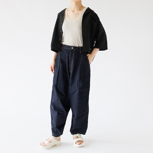 動きやすいストレッチ性もあります 動きやすいストレッチ性もあります