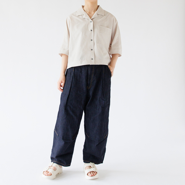 女性らしい雰囲気があるシャツです 女性らしい雰囲気があるシャツです