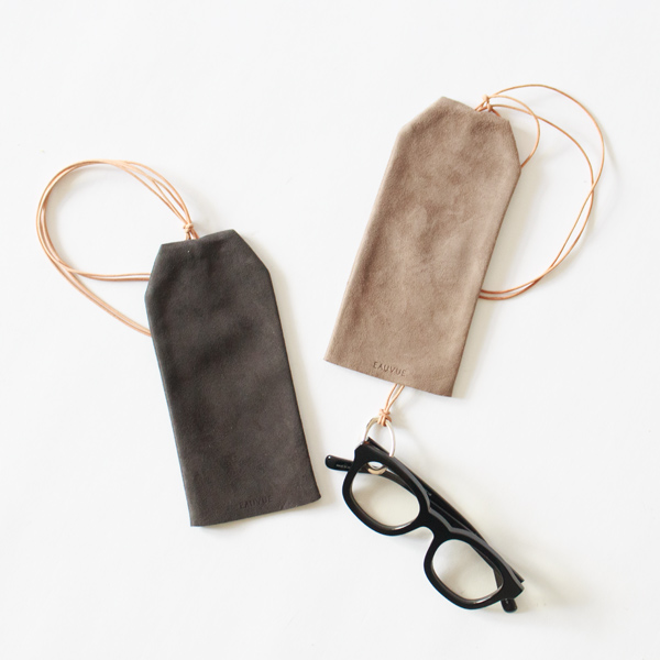 左：black、右：brown