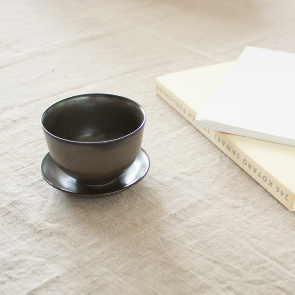 Cupと合わせて茶托としても使えます（テンモク）