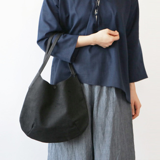 BLACK BLACK
