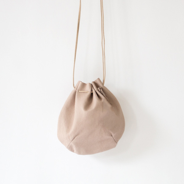 HALLIE バルーンショルダーバッグ(PINK BEIGE)