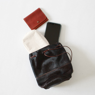HORSE FUR DRAW STRINGS POUCH/S(巾着ショルダー)(CHOCO) HORSE FUR DRAW STRINGS POUCH/S(巾着ショルダー)(CHOCO)