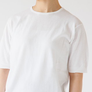 やや透け感のある軽く柔らかな着心地(WHITE/M)