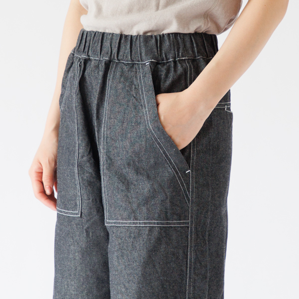 大きめのパッチポケット(身長163cm・INDIGO) 大きめのパッチポケット(身長163cm・INDIGO)