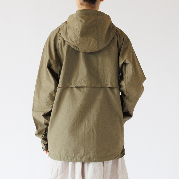 Green 身長:162cm Green 身長:162cm