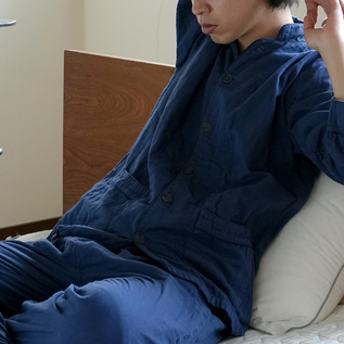 製品染めによる独特の風合いが魅力