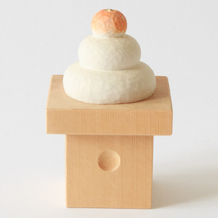 つかもち Wooden Kagami Mochi／Suzuki Chokokusho / Shop ZUTTO for the long