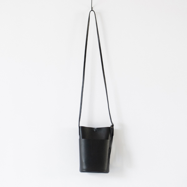 APERTO ショルダーバッグ Sleek Path XS