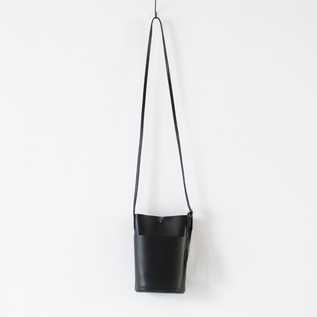 APERTO ショルダーバッグ Sleek Path XS
