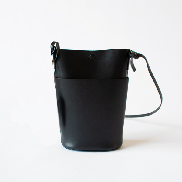 APERTO ショルダーバッグ Sleek Path XS