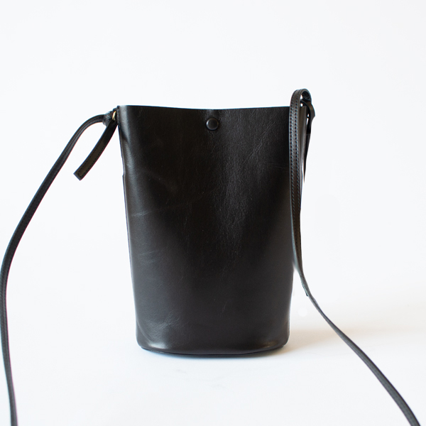 APERTO ショルダーバッグ Sleek Path XS