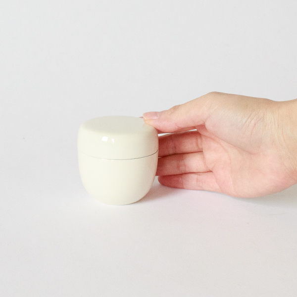 小棗は抹茶を入れる容器です 小棗は抹茶を入れる容器です