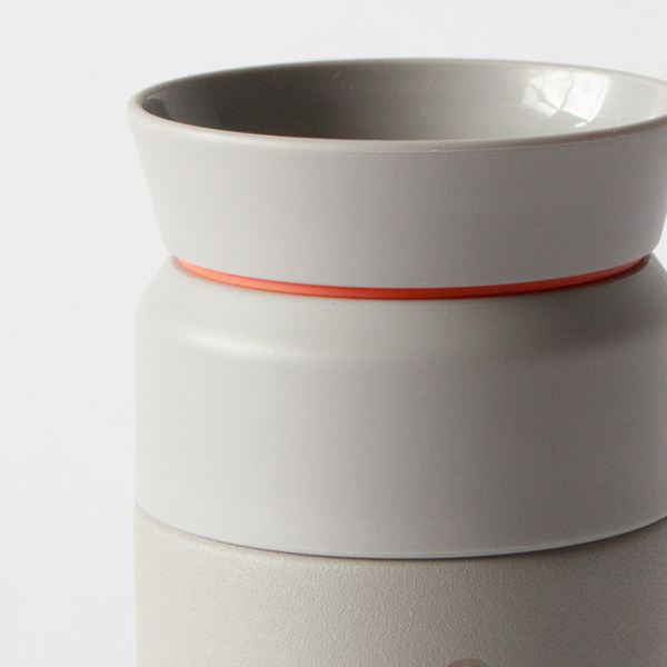 360°どこからでも飲めるキャップ構造 360°どこからでも飲めるキャップ構造