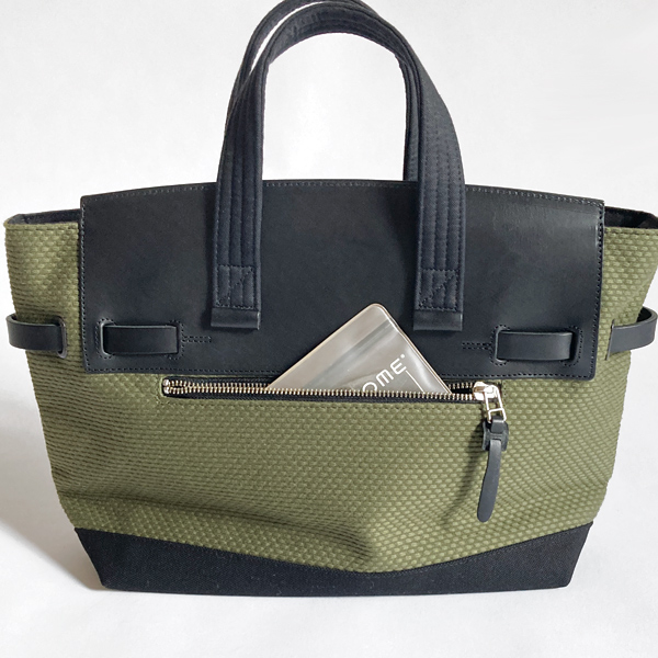 フロントにポケット(KHAKI/BLACK)