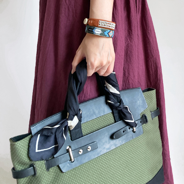 スカーフでアレンジして(KHAKI/BLACK)
