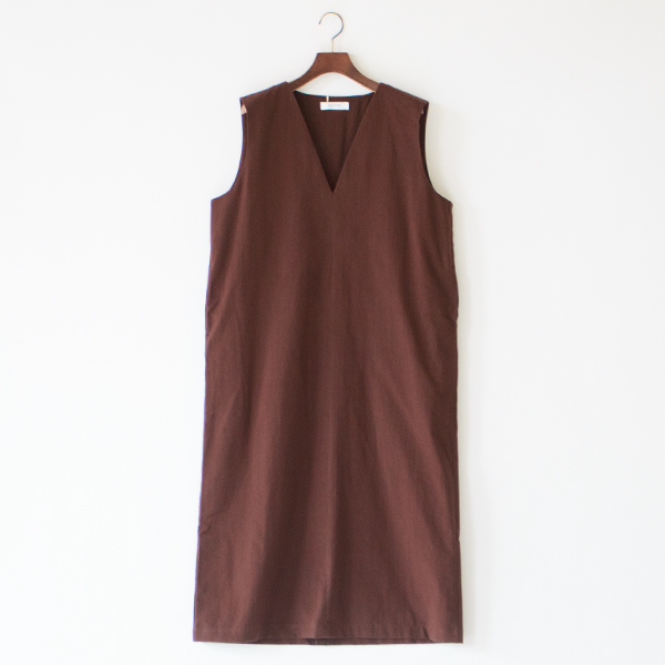 綿ウールツイル Vネックジャンパースカート(BROWN)