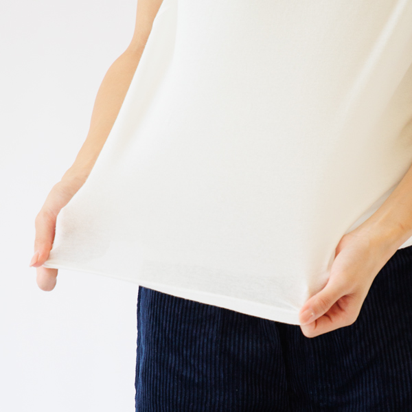 伸びが良いフライス生地(身長160cm・WHITE)