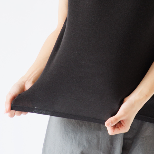 伸びが良いフライス生地(身長160cm・BLACK)