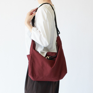 SIMPLICITY限定カラー BORDEAUX(TRIANGLE SHOULDER) SIMPLICITY限定カラー BORDEAUX(TRIANGLE SHOULDER)