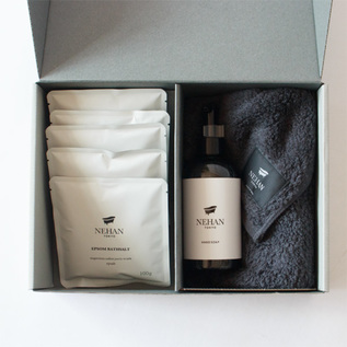 Daily bath care set