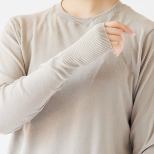 肌寒い秋は一枚で、冬には重ね着できるカットソー 肌寒い秋は一枚で、冬には重ね着できるカットソー