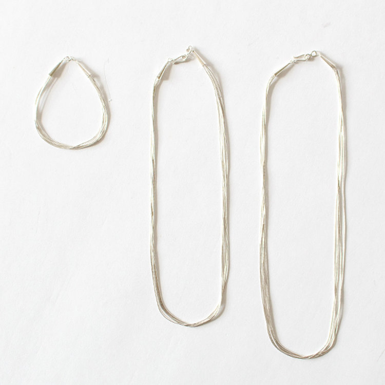 左からブレスレット、45cmネックレス、50cmネックレス