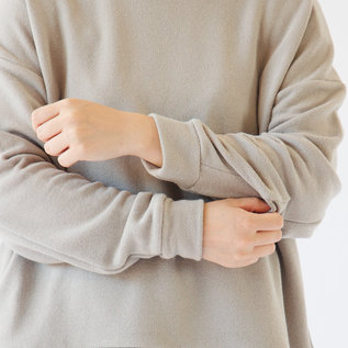 素肌に気持ちがいいので一枚でも着たいスウェットです 素肌に気持ちがいいので一枚でも着たいスウェットです