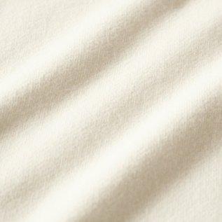 Off Whiteのような色です Off Whiteのような色です