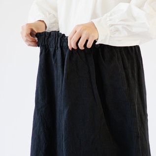 ウエストはゴム+紐で調整可能(身長160cm・D.CHARCOAL) ウエストはゴム+紐で調整可能(身長160cm・D.CHARCOAL)